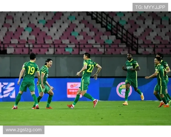 2019年北京国安与上海申花激战回顾：足球盛宴的精彩瞬间与战术较量