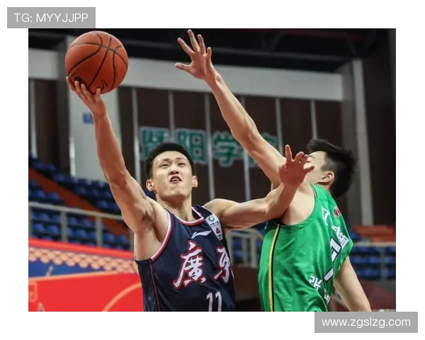 周鹏：从篮球场上的英雄到生活中的榜样，激励年轻一代追梦的传奇之路